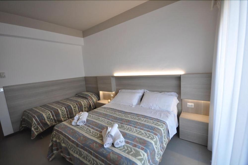 Hotel Alhambra Rimini Ngoại thất bức ảnh
