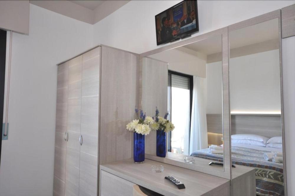 Hotel Alhambra Rimini Ngoại thất bức ảnh